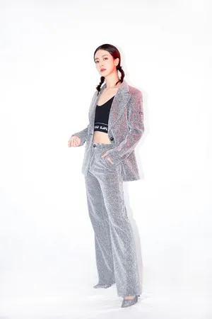 性感美女明星李晟个性写真