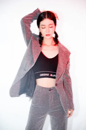 性感美女明星李晟个性写真_2