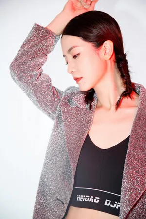 性感美女明星李晟个性写真_4