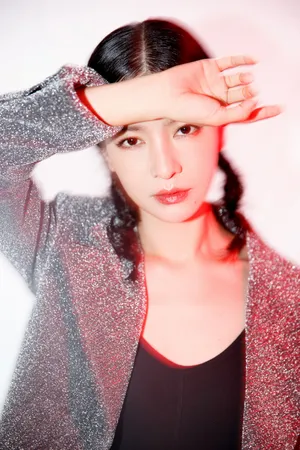 性感美女明星李晟个性写真_5