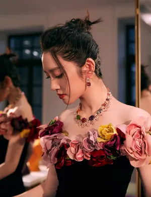 个性美女明星唐艺昕写真_6