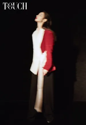 代斯性感冷艳时尚写真大片_7