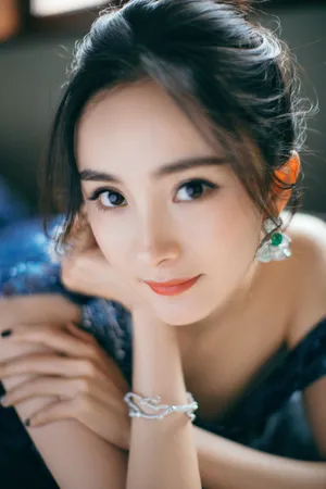 杨幂宝蓝长裙温婉妩媚写真图片_2