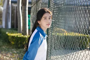 李凯馨清纯甜美校服写真图片_4