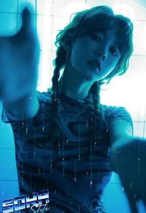 周麟嘉科幻风时尚性感写真图片_2