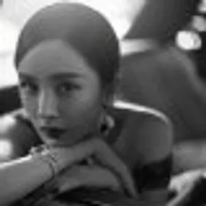 杨幂时尚性感妩媚吊带裙诱惑写真_7