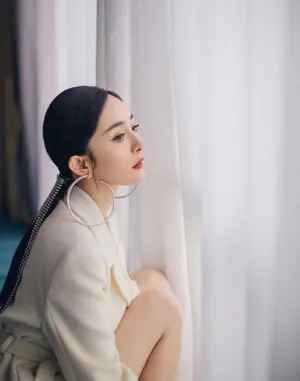 杨幂精致范儿性感撩人写真_5