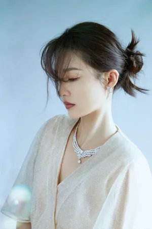 李沁性感时尚优雅妩媚写真_7