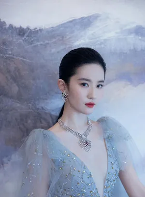 刘亦菲深V雾蓝纱裙优雅写真图片_5