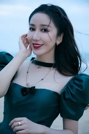 娄艺潇复古长裙风情万种写真图片_9
