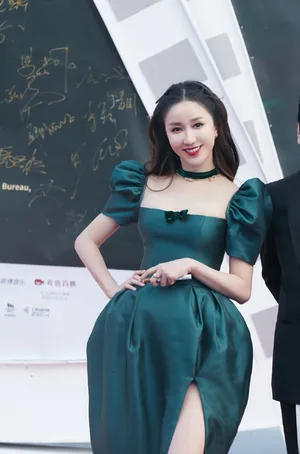 娄艺潇复古长裙风情万种写真图片_10