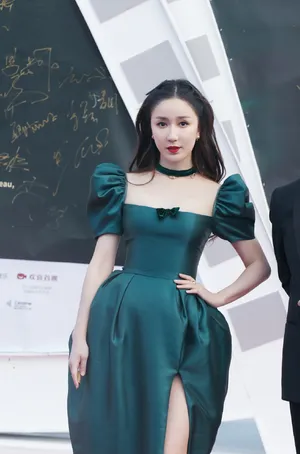 娄艺潇复古长裙风情万种写真图片_11
