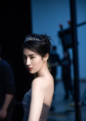 刘亦菲钻石王冠仙气写真花絮图片_2