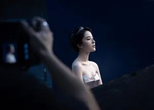 刘亦菲钻石王冠仙气写真花絮图片_3