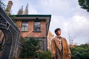 张新成驼色大衣帅气写真图片_7