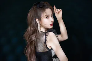 吴昕黑白蕾丝纱裙写真图片