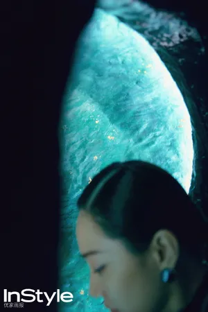 王霏霏性感妩媚时尚写真大片_2