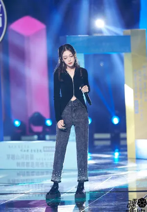 希林娜依高《我们的歌》剧照图片_4