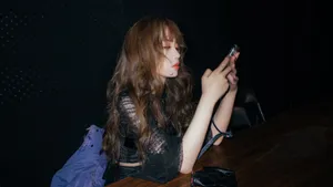 虞书欣字母黑丝袜妩媚性感写真图片_6