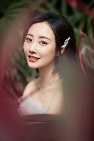 李纯抹胸礼服性感写真图片_2