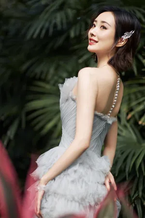 李纯抹胸礼服性感写真图片_8