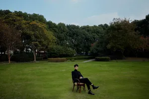 陈若轩俊朗帅气西装写真图片_4