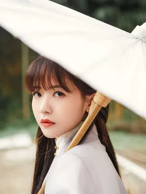 赖美云古风山水意境写真图片