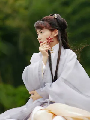赖美云古风山水意境写真图片