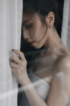 邓紫棋白色纱裙性感写真图片_2