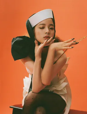 欧阳娜娜性感另类红秀杂志写真大片_5