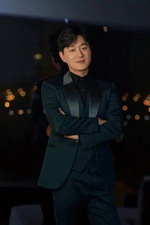 帅气男明星佟大为西装写真_5