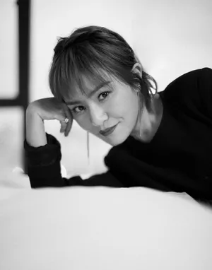 脱口秀演员思文优雅性感写真_3