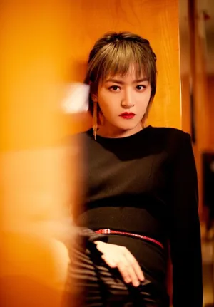 脱口秀演员思文优雅性感写真_5