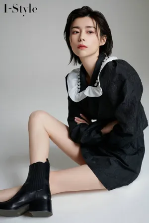 卢杉甜飒性感美腿写真图片_2