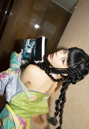 妖艳女神朱婧汐优雅性感写真_2
