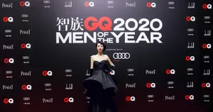 李梦裹胸礼服复古风妩媚性感写真