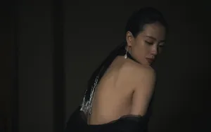 李梦挂脖礼服妖娆性感写真_2