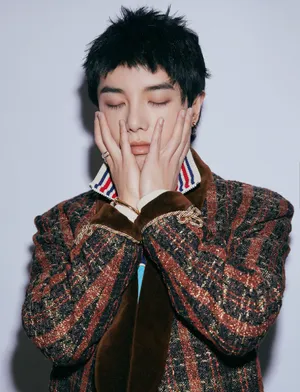 歌手华晨宇帅气写真图片第1张