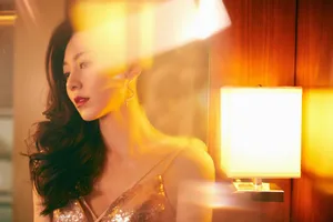 黄梦莹吊带长裙性感妩媚写真图片_2