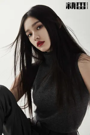 林允黑长直冷艳性感写真图片