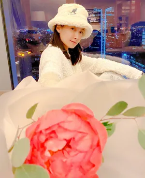 美女明星宋茜优雅居家写真图片_1