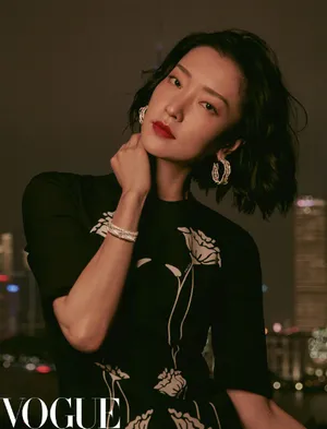 杜鹃短发红唇冷艳写真图片
