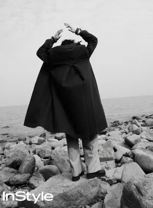 丁禹兮黑白质感鬼马童趣写真图片