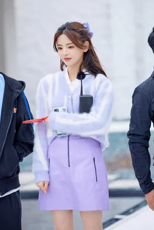 杨超越近日综艺录制私服照图片