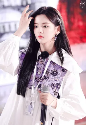 杨超越近日综艺录制私服照图片_2