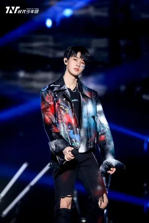 时代少年团按时长大周年演唱会帅气图片_4