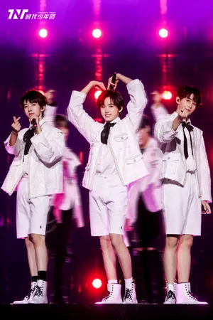 时代少年团按时长大周年演唱会帅气图片_11