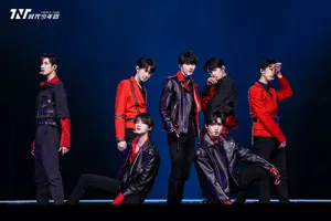 时代少年团按时长大周年演唱会帅气图片_18