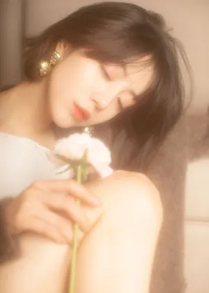 李溪芮性感格纹短裙写真图片_2