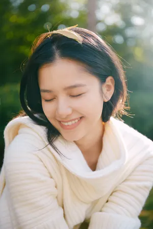 张婧仪白色毛衣清秀写真图片_6